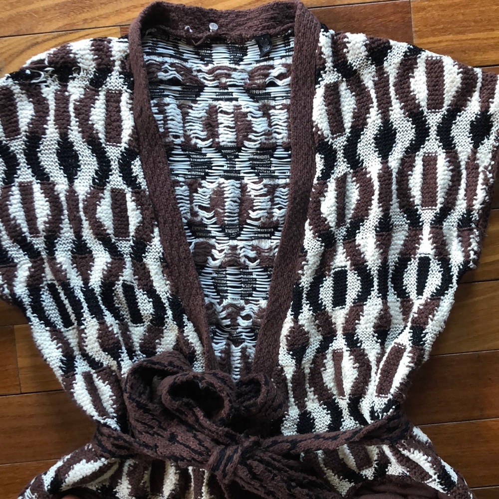 Knitted & Knotted pull over sweater - Picture 2 of 5